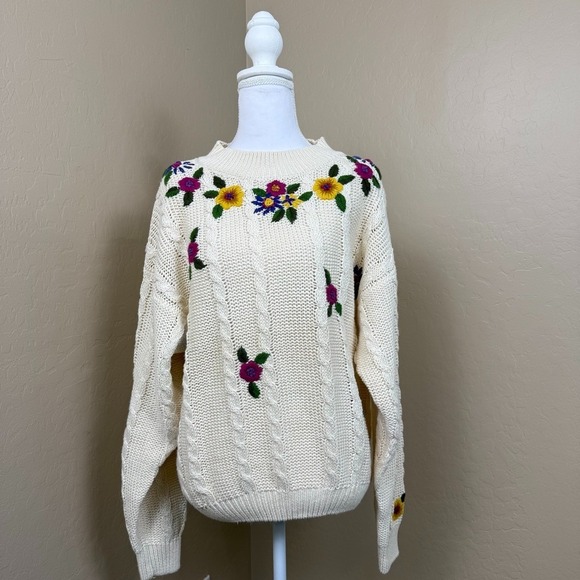 American Weekend Sweaters - Vintage 90s American Weekend Sweater M Floral Embroidered Cable Knit Ramie
